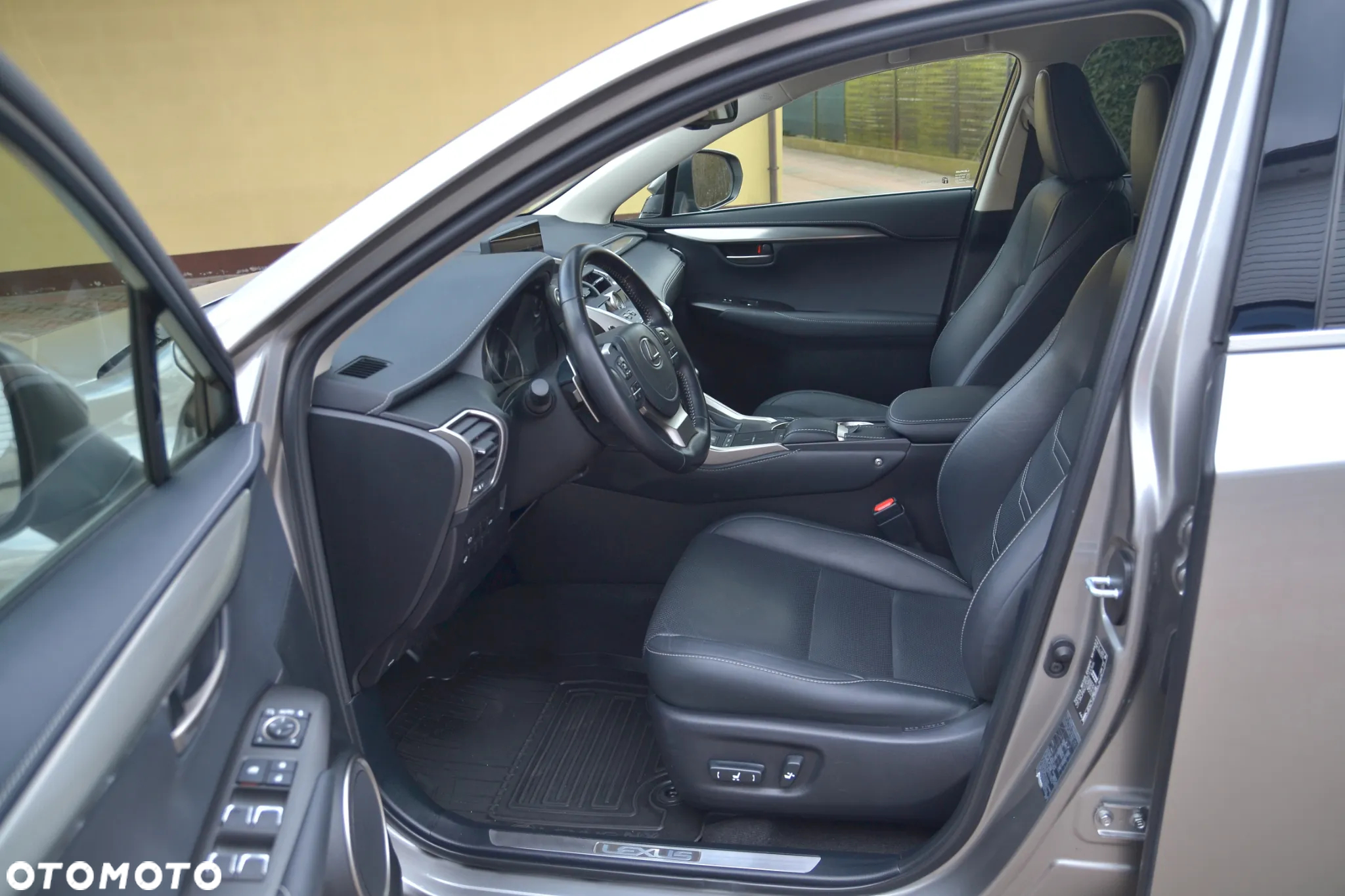 Lexus NX 350h Prestige AWD - 16