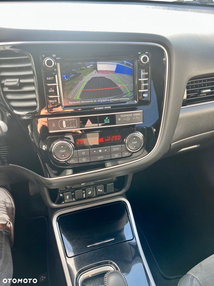 Mitsubishi Outlander - 34