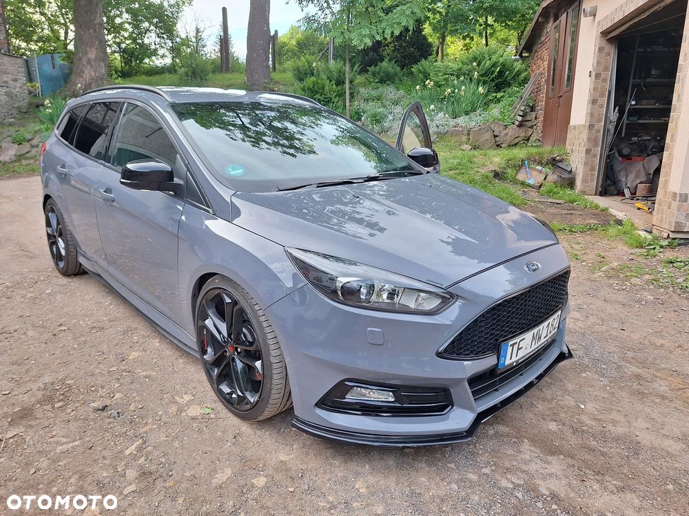 Ford Focus 2.0 EcoBoost ST mit Leder-Sport-Paket - 9