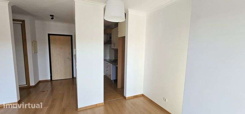 Alugo T1 remodelado - Grande imagem: 2/6