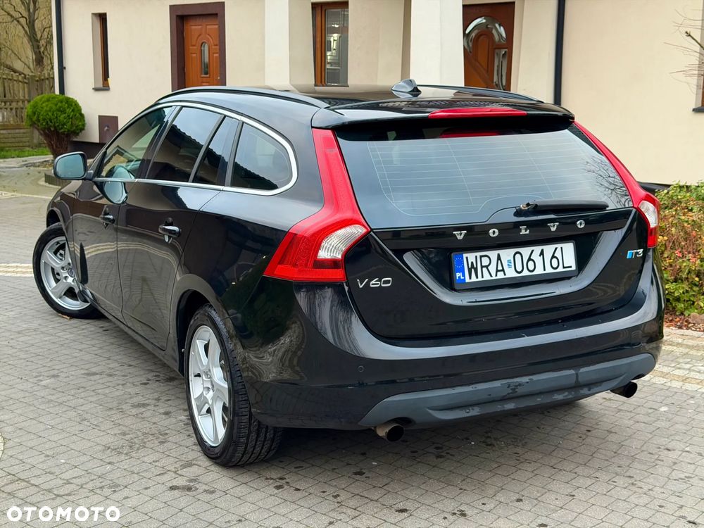 Volvo V60 T3 Momentum - 4