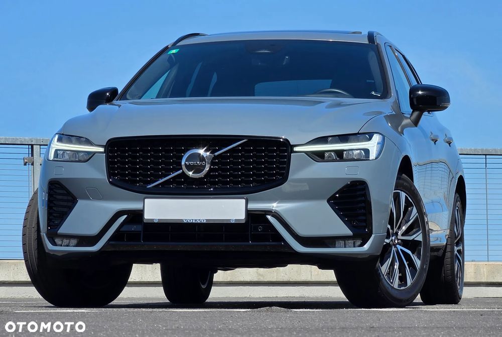Volvo XC 60 B4 B Plus Dark - 8