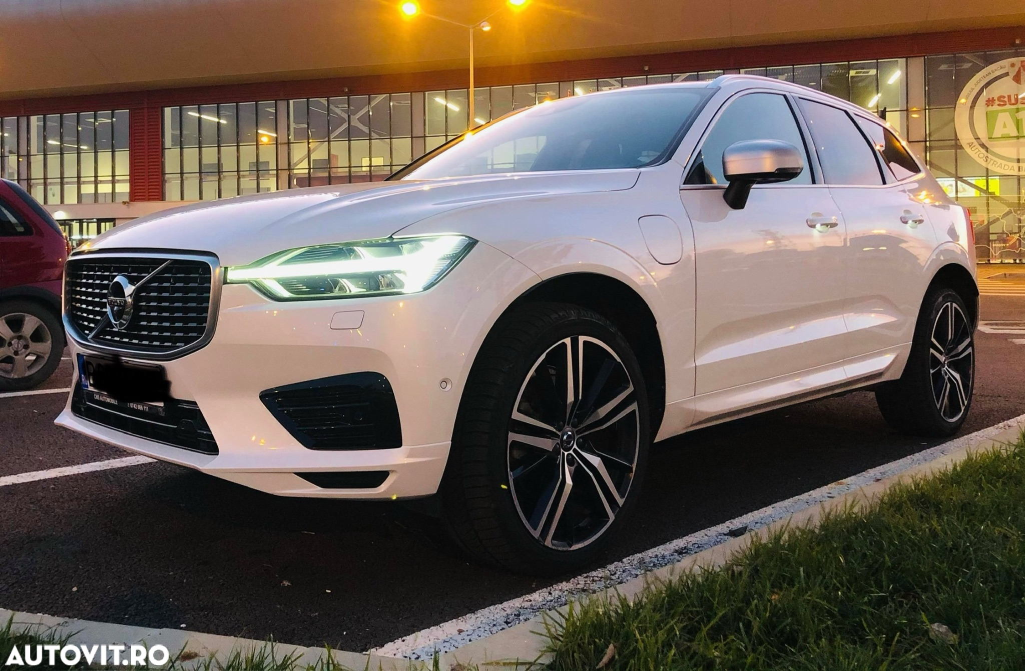 Volvo XC 60 Recharge T8 Twin Engine eAWD R-Design - 3