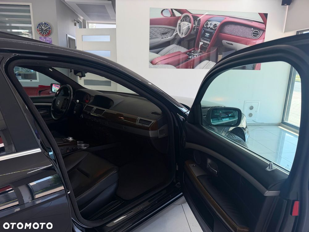 BMW Seria 7 745i - 6