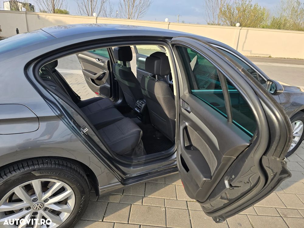Volkswagen Passat 2.0 TDI DSG Comfortline - 9