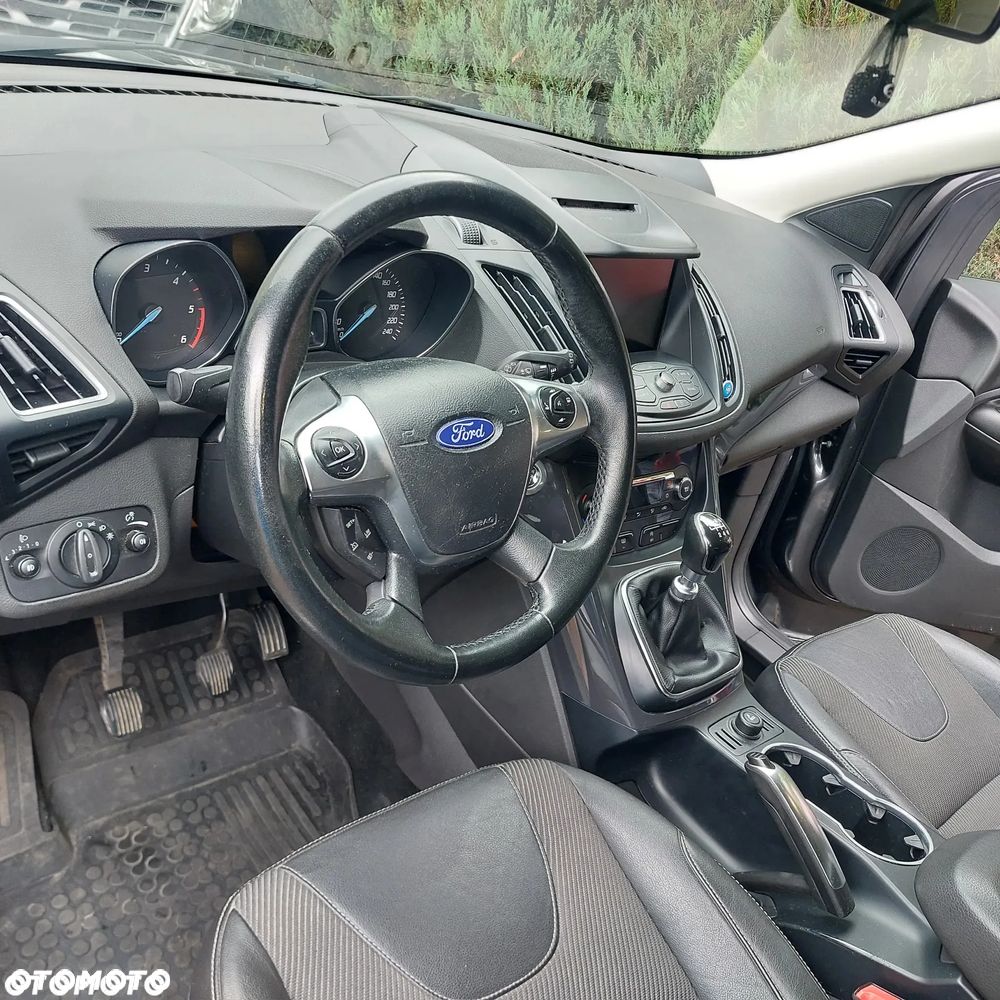 Ford Kuga 2.0 TDCi AWD Titanium - 4