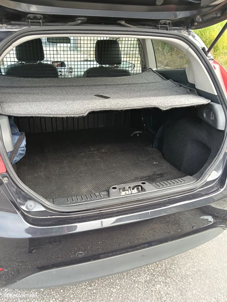 Ford Fiesta - 2