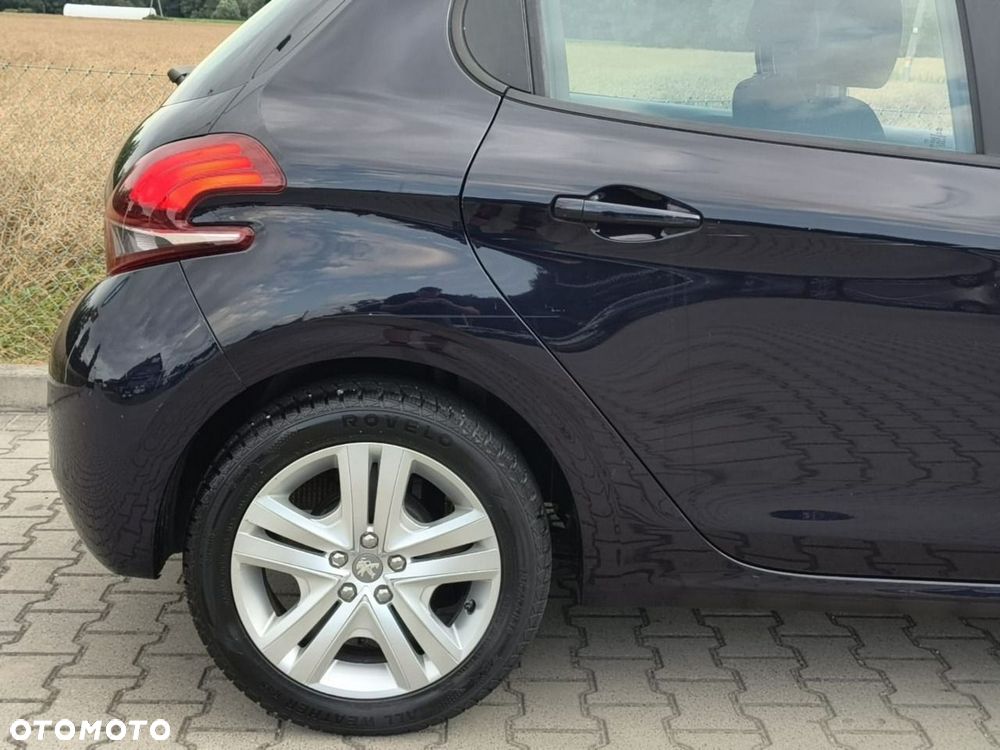 Peugeot 208 - 22