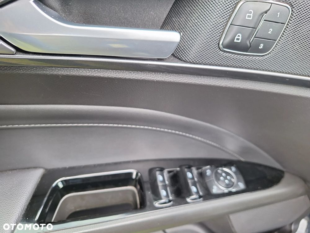Ford Mondeo 2.0 Hybrid Titanium - 9
