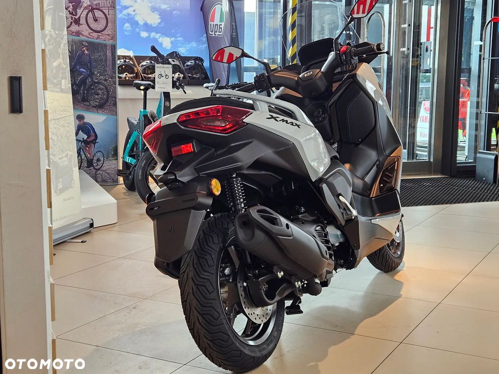 Yamaha X-max - 10