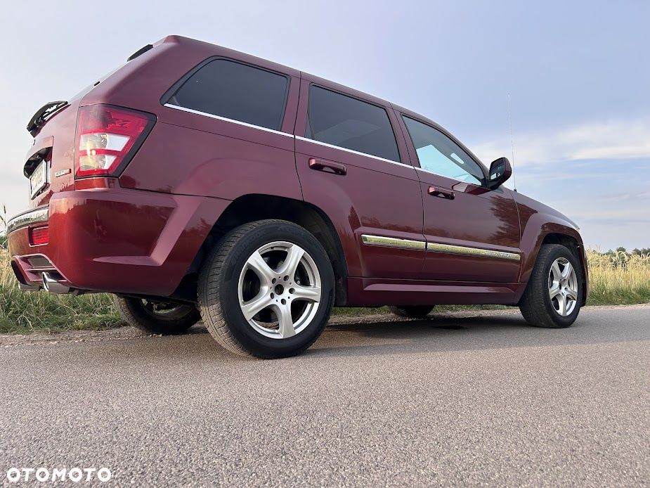 Jeep Grand Cherokee - 17