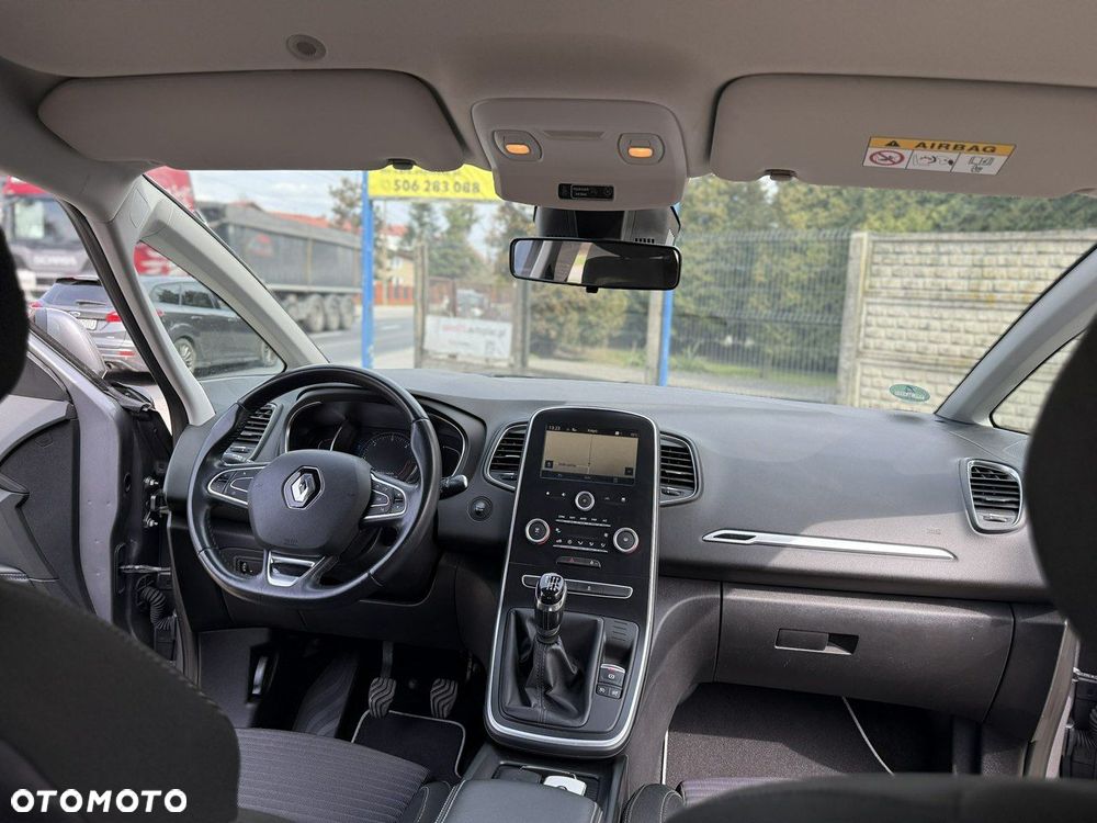 Renault Scenic - 24
