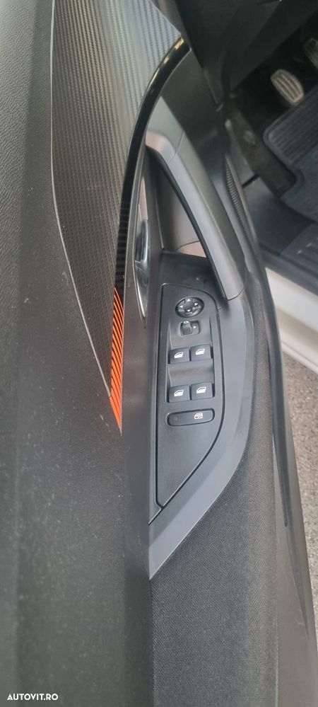 Peugeot 2008 BlueHDi 100 STOP & START Signature - 11