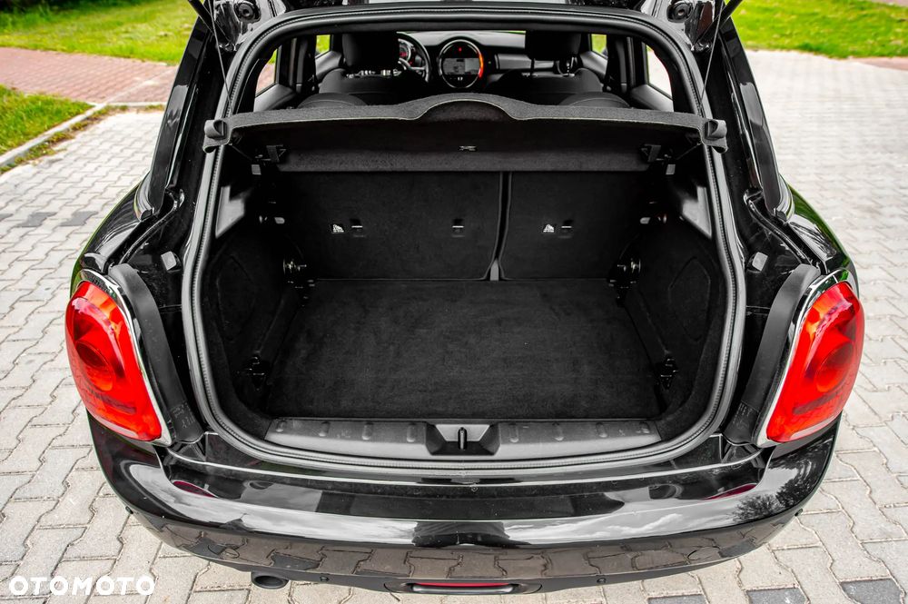 MINI Cooper Essential Trim - 34