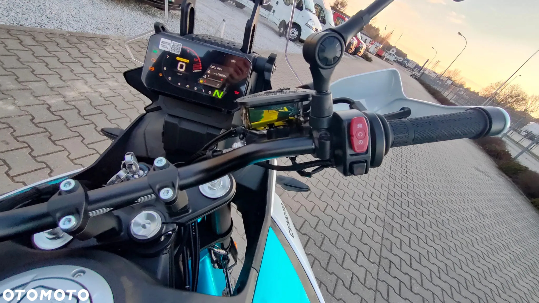 CFMoto MT - 27