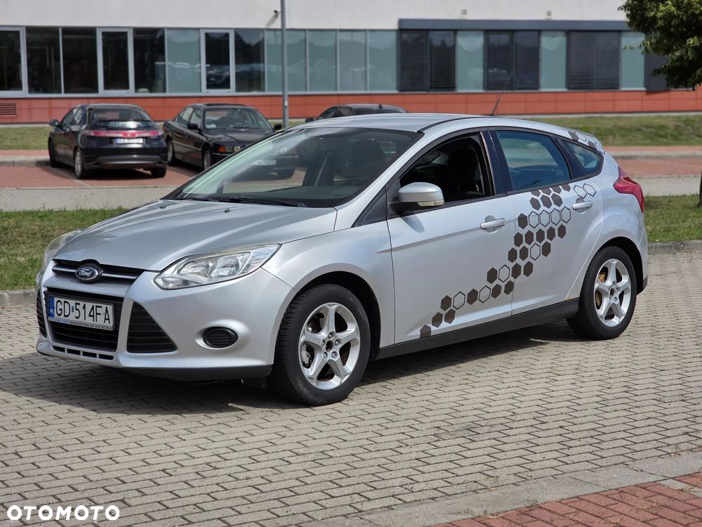 Ford Focus 1.6 Ambiente - 2