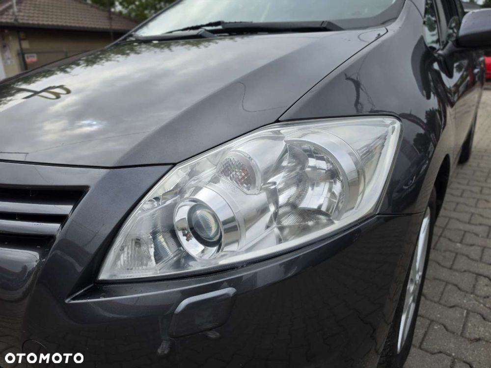 Toyota Auris - 12