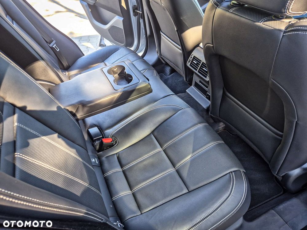 Land Rover Range Rover Velar D200 R-Dynamic - 24