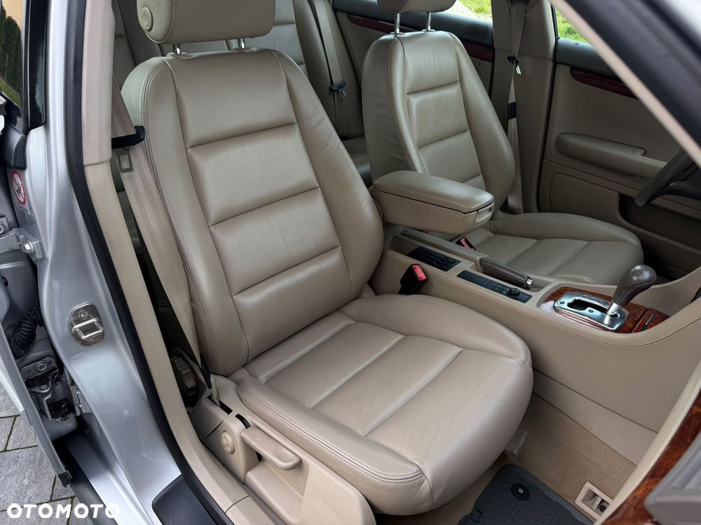 Audi A4 Limousine - 31
