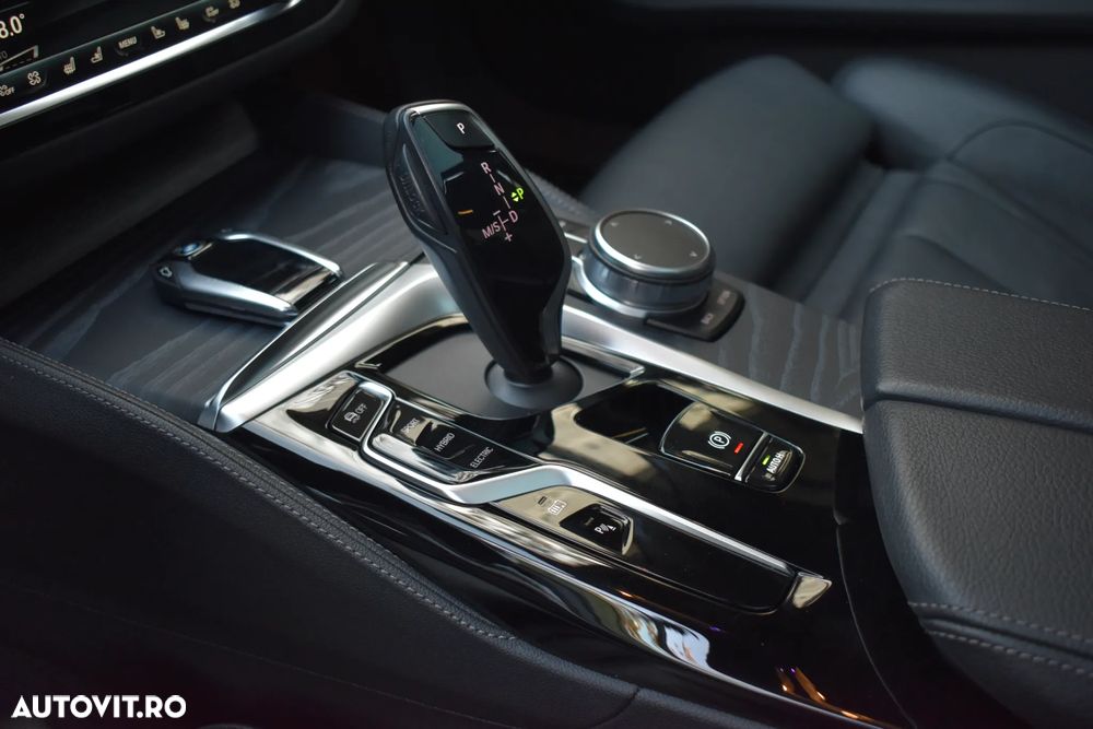 BMW Seria 5 530e Aut. Luxury Line - 14