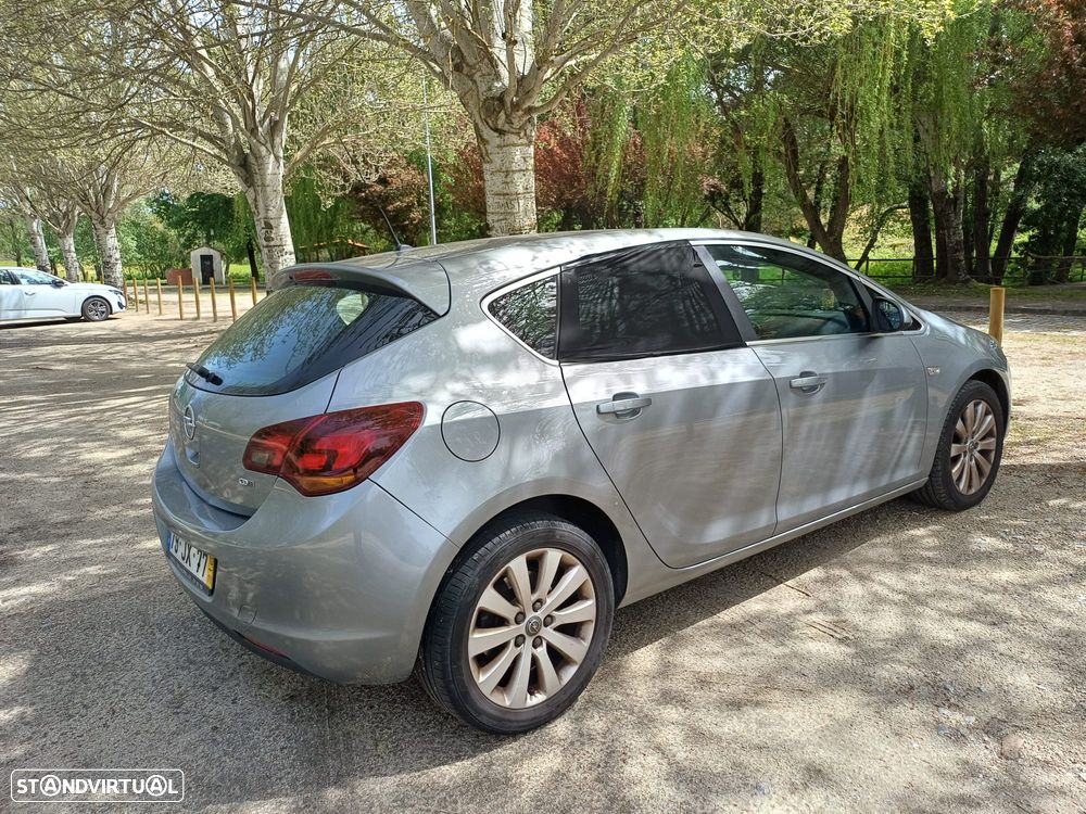 Opel Astra 1.7 CDTI Cosmo - 3