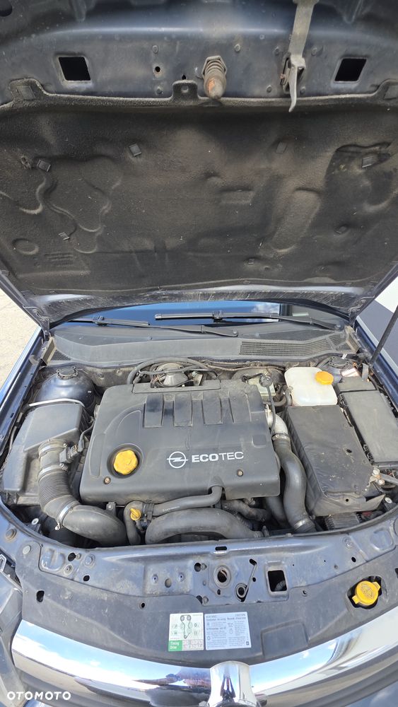 Opel Astra 1.9 CDTI Cosmo - 4