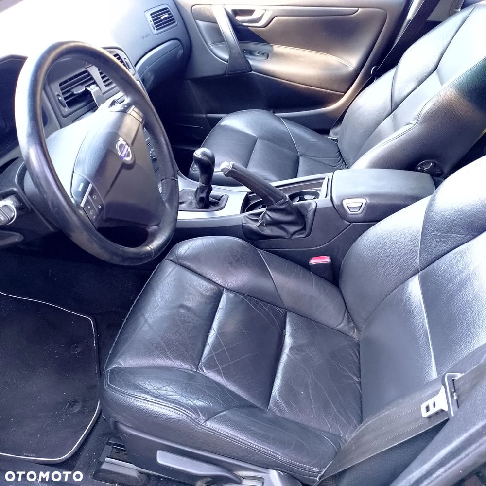 Volvo V70 2.4 Black Edition - 10