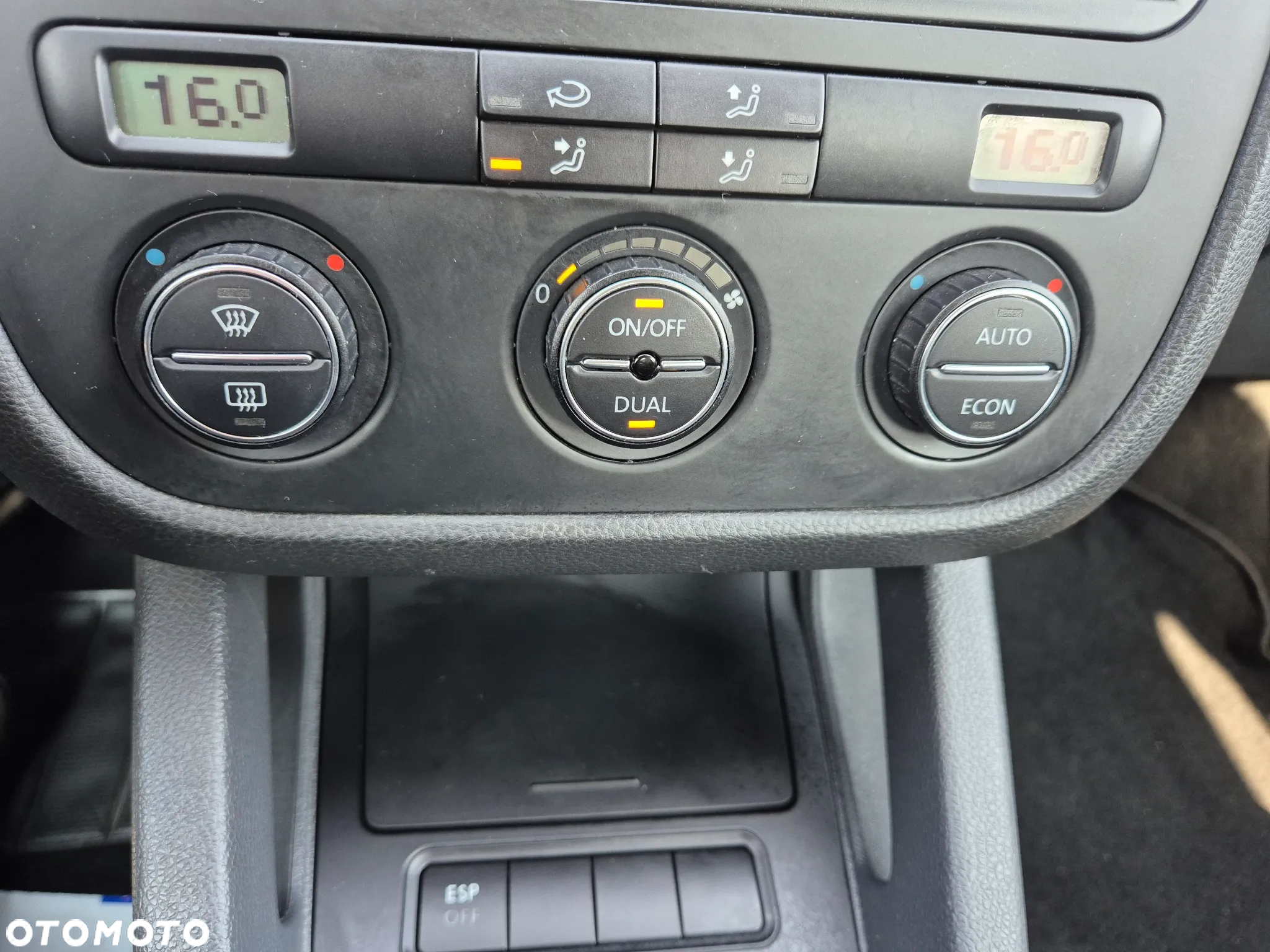 Volkswagen Golf 2.0 FSI Comfortline - 14