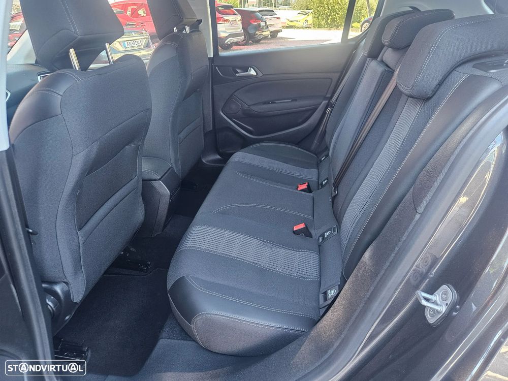 Peugeot 308 1.2 PureTech Allure Pack — fotografia 15