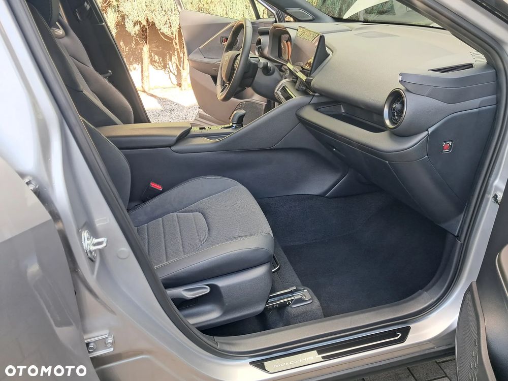 Toyota C-HR - 23