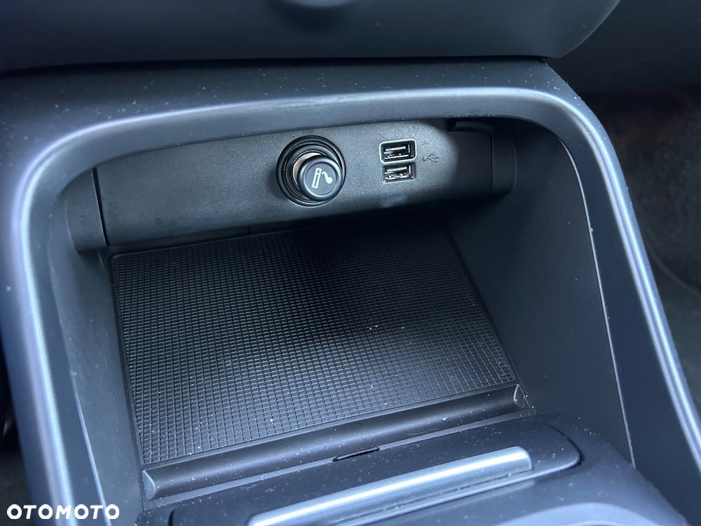 Volvo XC 40 T5 AWD Momentum Pro - 29