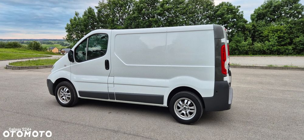Renault Trafic - 16