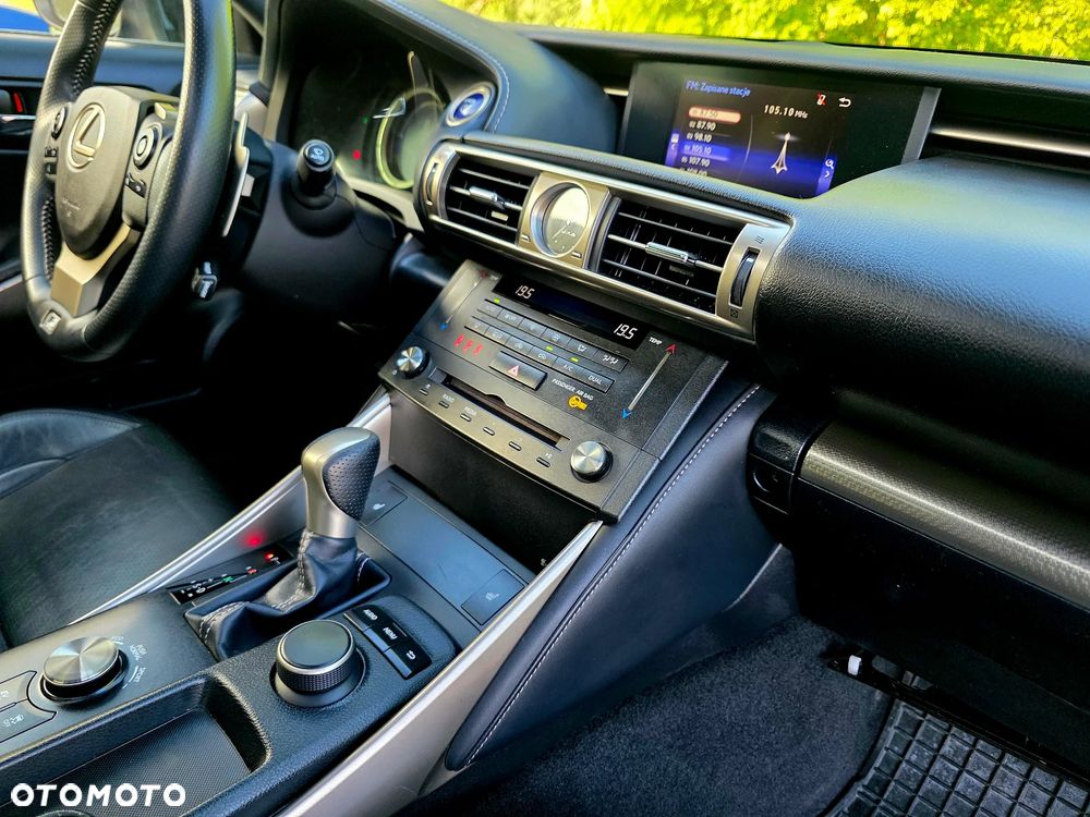 Lexus IS - 23
