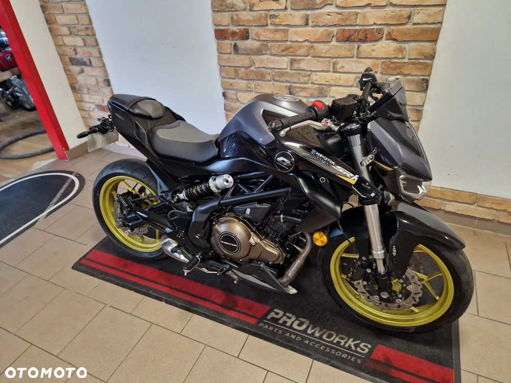 QJMOTOR SRK 700 - 1