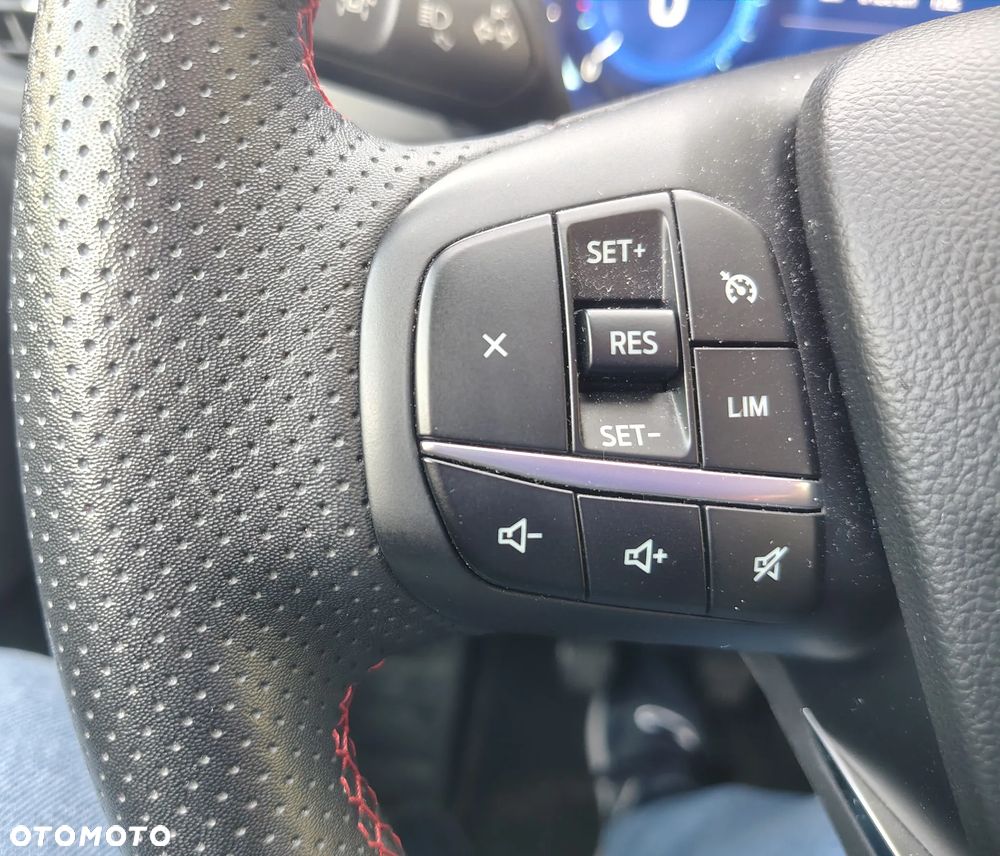Ford Kuga 1.5 EcoBoost ST-LINE - 10