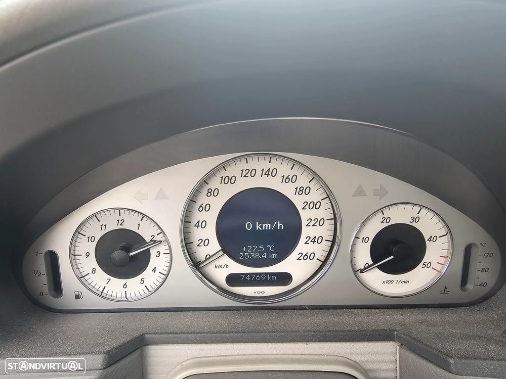 Mercedes-Benz E 220 CDI Auto Avantgarde - 28