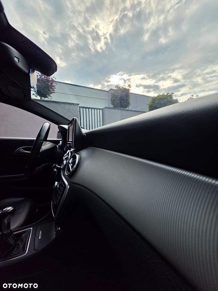 Mercedes-Benz CLA 200 CDI AMG Line - 23