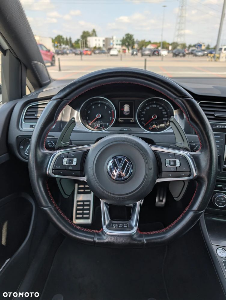 Volkswagen Golf - 13