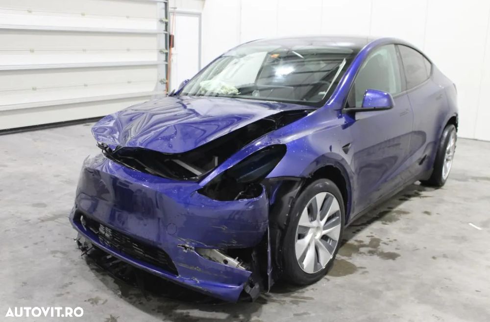 Tesla Model Y RWD - 2