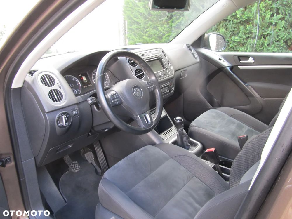Volkswagen Tiguan 2.0 TDI 4Mot Perfectline R-Style - 8