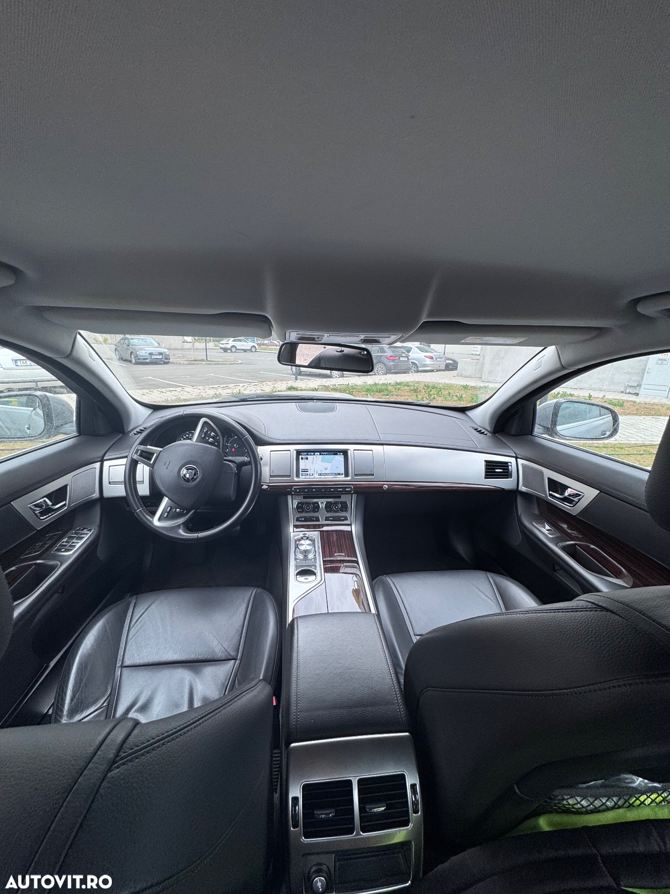 Jaguar XF 2.2D Luxury - 8