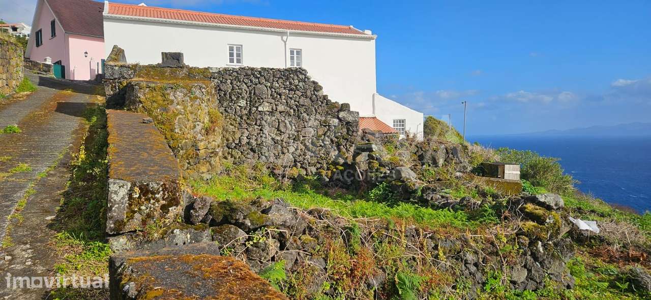 Ruína São Jorge com a vista para o Pico - Grande imagem: 2/14