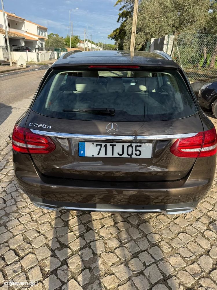 Mercedes-Benz 220 - 11