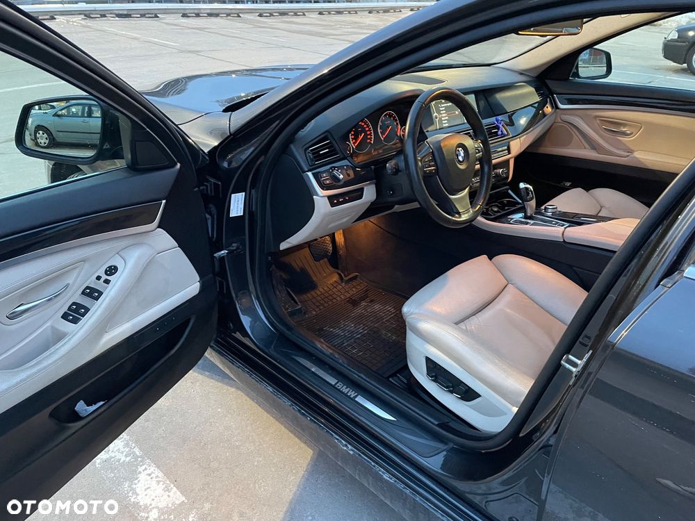 BMW Seria 5 528i - 8