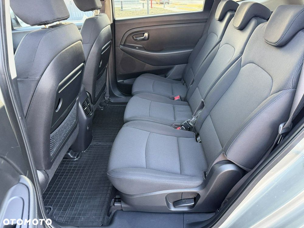 Kia Carens 1.7 CRDi Vision - 28