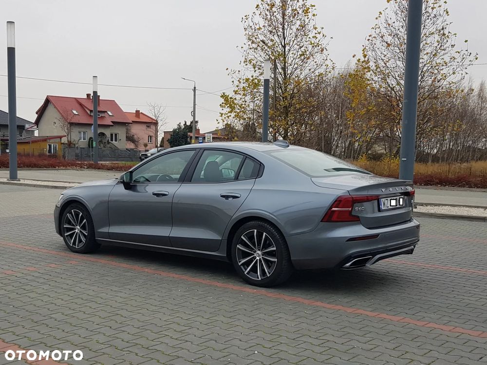 Volvo S60 T5 AWD Momentum Pro - 9