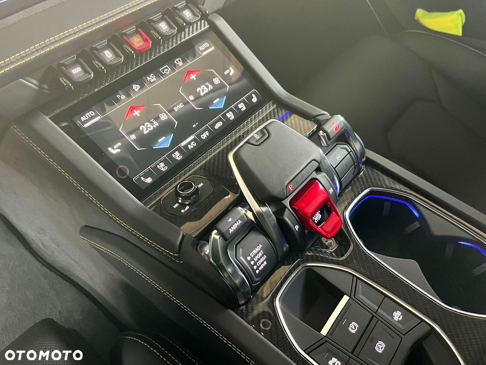 Lamborghini Urus - 10