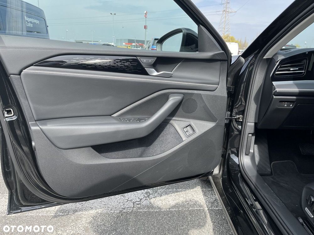 Volkswagen Passat - 10