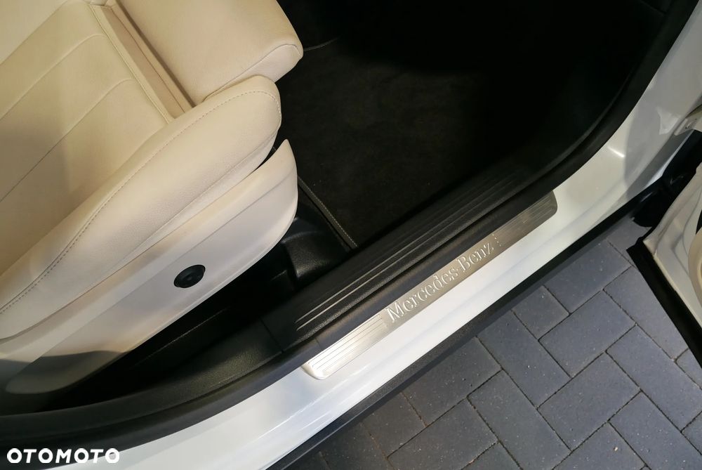 Mercedes-Benz GLB 250 4Matic 8G-DCT - 29