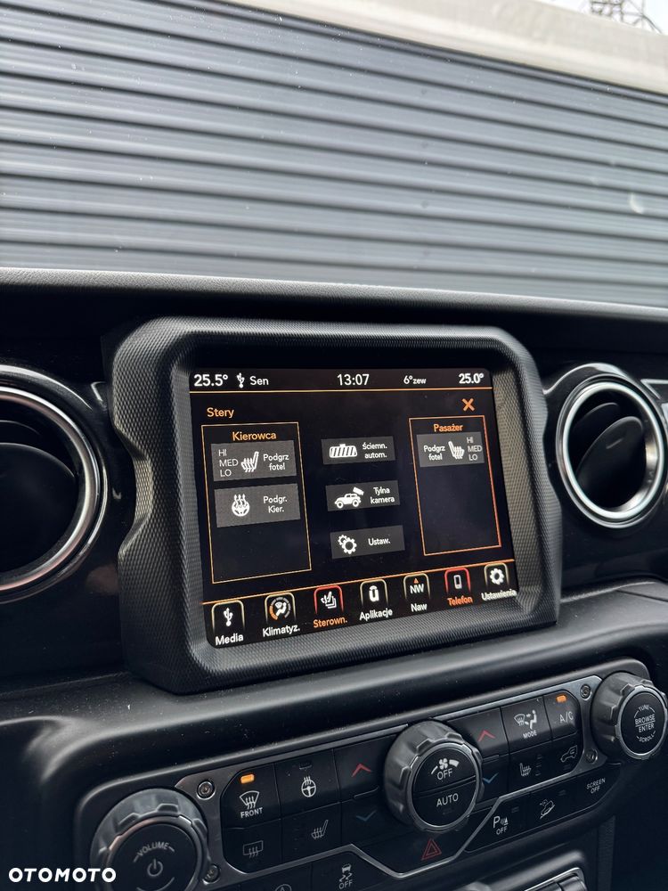 Jeep Wrangler - 26